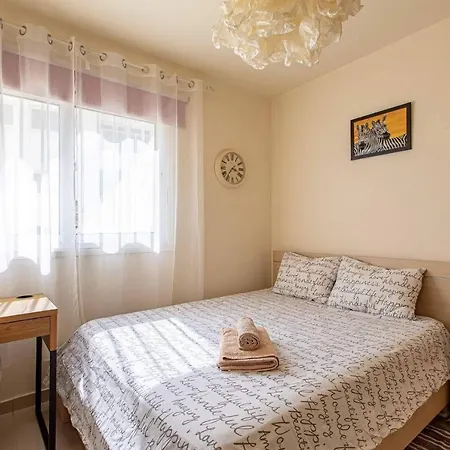 Lovely Bedroom In Shared Apartment Oroklini-3