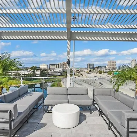 New Jax City Rooftop Pool-3