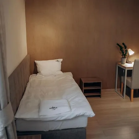 Redwood Hostel By Easy Rent Apartments-3