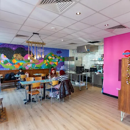 Hostelle - Women Only Hostel London-3