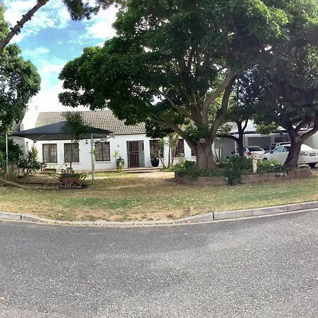 Cape Town Gem "Maratski House"-3