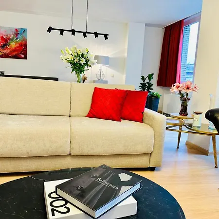 Urbanstay Suites Grand Place Luxury Apartment-3