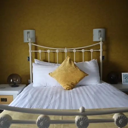 Hardwick Arms Hotel-2
