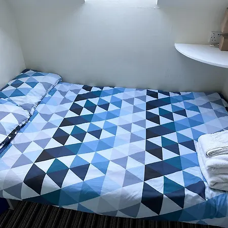 Castle Rock Hostel - Adults Only-2