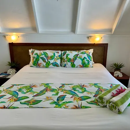 Paradise Cove Lodge-2