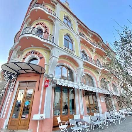 Astoria Grand Hotel-3