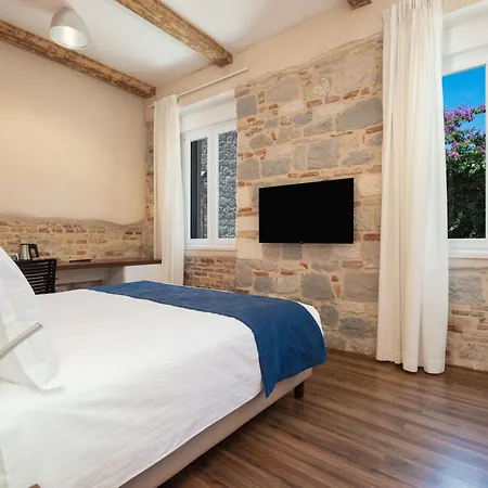 Azur Palace Luxury Rooms-3