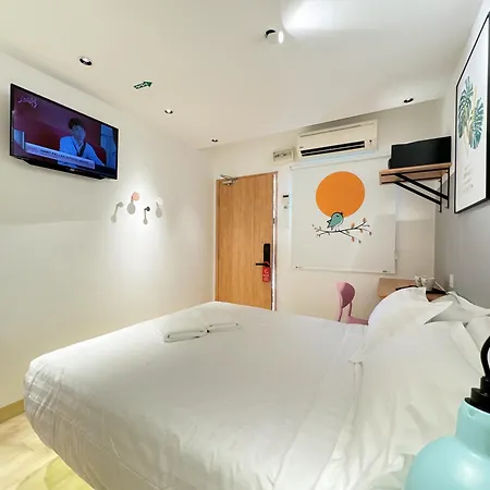 Apple 1 Hotel Gurney-2