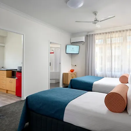 Baileys Parkside Motel By Vetroblu-2