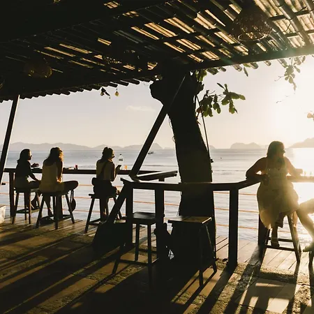 Outpost Beach Hostel-3