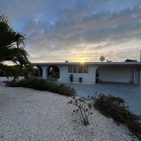 Home On The Water In Marathon, Fl-2