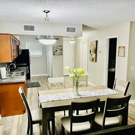 Mandarin Cheerful 2 Bedroom Townhouse W/Fireplace-2