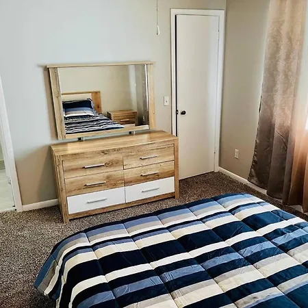 Mandarin Cheerful 2 Bedroom Townhouse W/Fireplace-3