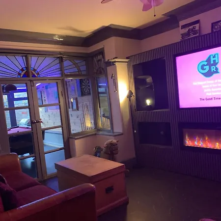Family Holiday Home-2