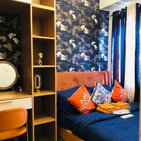 Trees Residence One Seven Suite-3