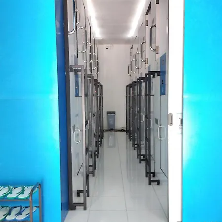Tamu Capsule Hotel-3