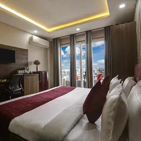 Limewood Stay Silver Studio Near Golf Course Road-2