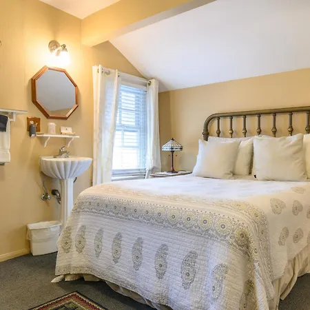 Beachrunners Inn-3