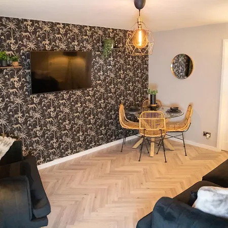 5 Richmond Croft-2
