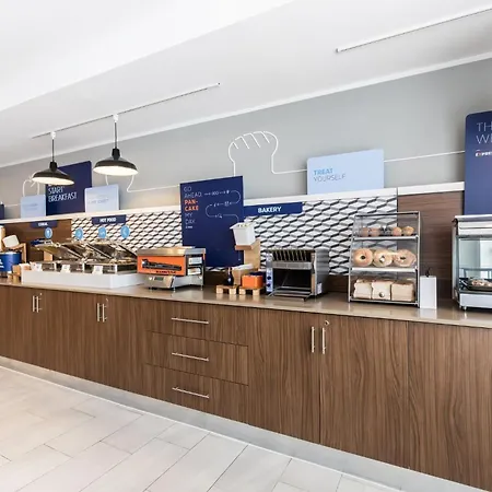 Holiday Inn Express Toronto-North York By Ihg-2