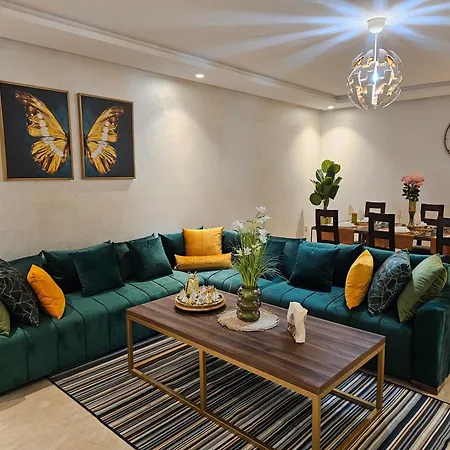 3 Bedroom Luxury Apartment With Premium Amenities For Larger Families-2