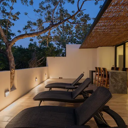Twelve O'Clock - Luxury Villas-2