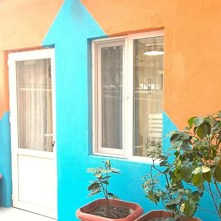 Style Apartment With Courtyard-2