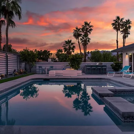 Villa Mosaic Vibrant Palm Springs Retreat-3