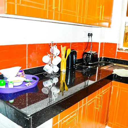 Roma Stays - Prestigious Lifestyle 2 Bedroom All Ensuite Opp Garden City Mall-3