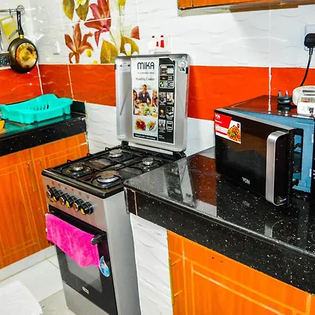Roma Stays - Prestigious Lifestyle 2 Bedroom All Ensuite Opp Garden City Mall-2