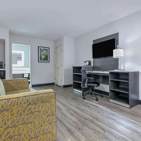 La Quinta Inn By Wyndham Dallas Uptown-2