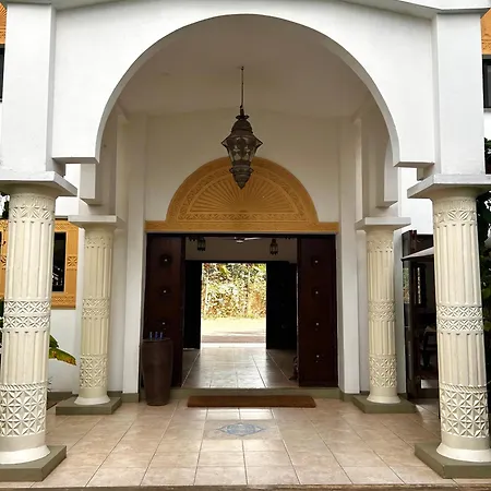 Beach Front Spacious Apartment With Oceanview -- Lantana Galu Beach Apartment-2