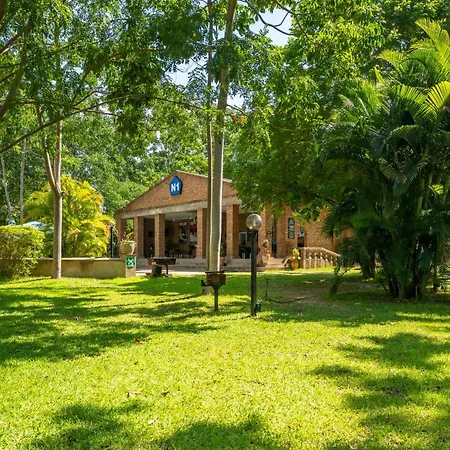 N1 Hotel & Campsite Victoria Falls-2