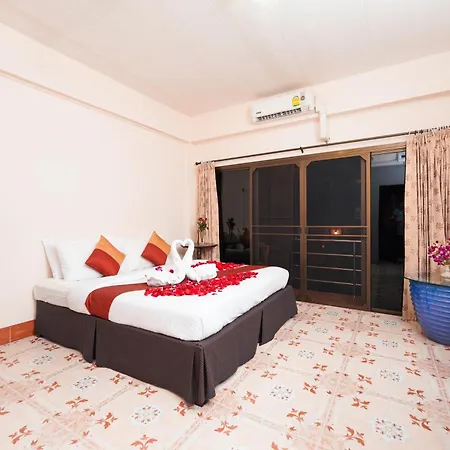 Baan Kamala Backpacker-3