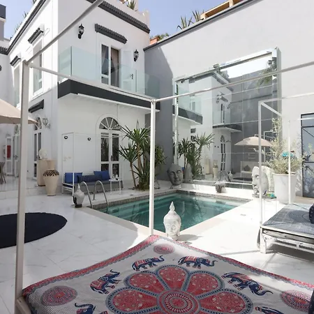 Riad Darhome & Pool-3