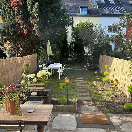 The Peaceful Garden Stay & Free Parking-3