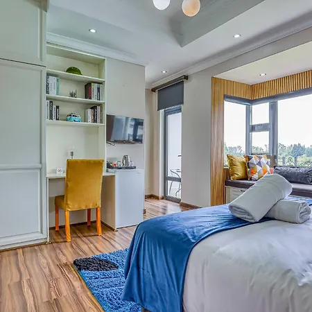 Villa Tasha Luxury Suites, Lanseria-3