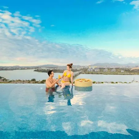 Rhm Luxury Hotel And Suite-3