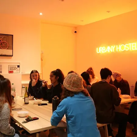 Urbany Hostel London 18-40 Years Old-3