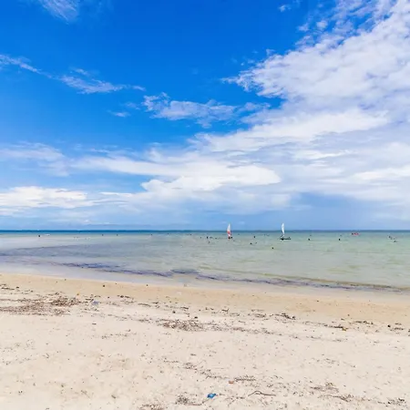 Luxury 3 Bedroom Beach Front Apartment-2