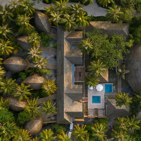 Emerald Faarufushi Resort & Spa-2