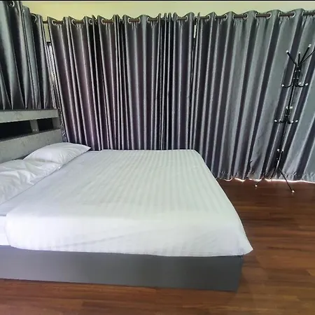 Kitti Rose Home-3