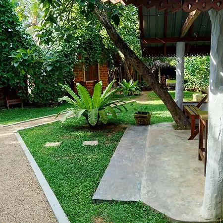 Sky View Cabin Unawatuna-3