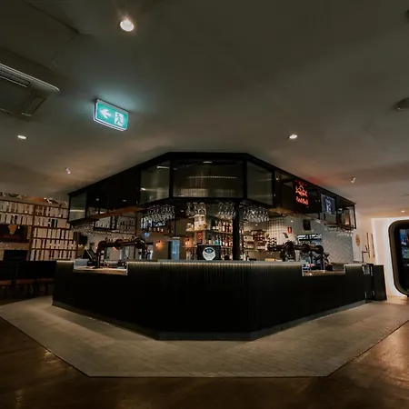 Sydney Junction Hotel-3