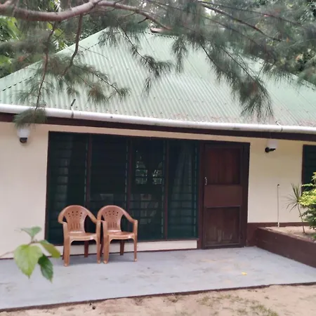 Yasawa Long Beach Hideout Resort-2