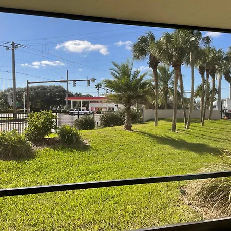 Ocean Village Club B-17-3