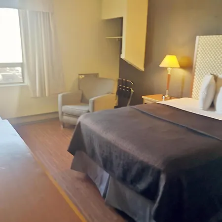 Travelodge By Wyndham Edmonton West-3