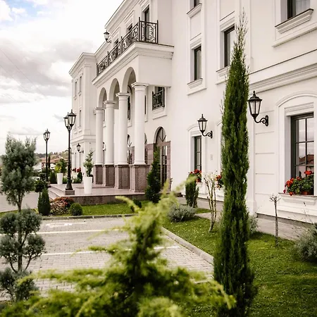 Apartments & Rooms Beli Dvor-2