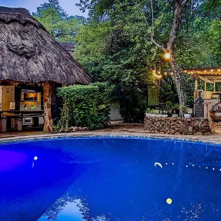 Victoria Falls Backpackers Lodge-3