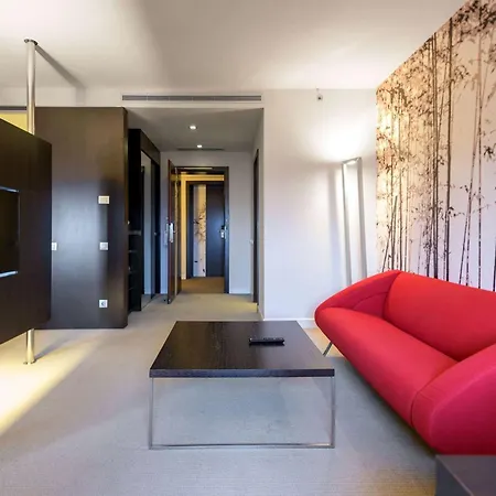Ramada Plaza By Wyndham Bucharest Convention Center-2